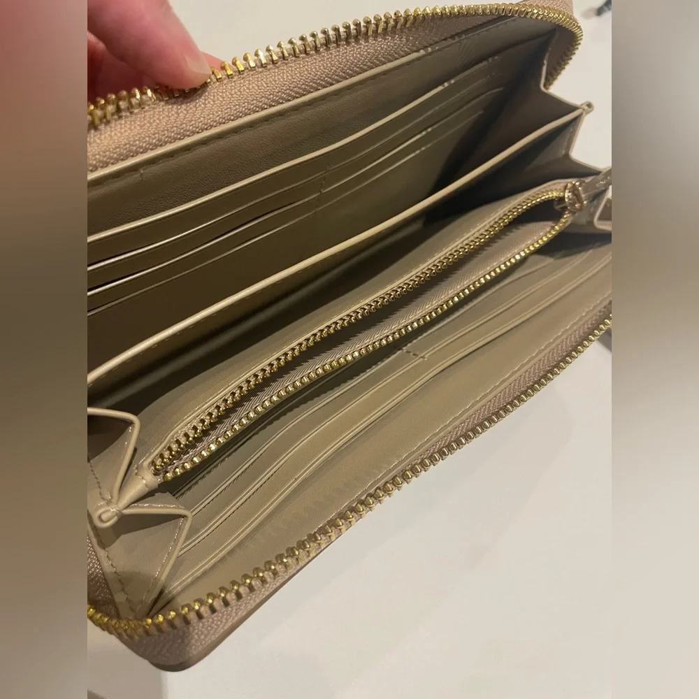 COACH Wallet - Picture 12 of 15